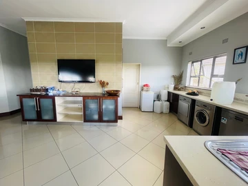 7 Bedroom House