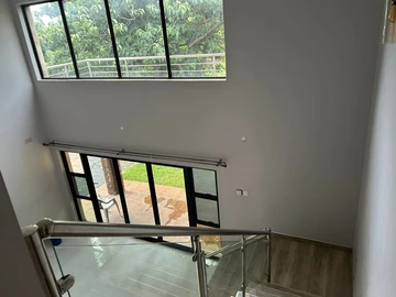 3 Bedroom Flat & Apartment