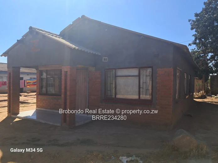 Chtungwiza Unit L house for sale