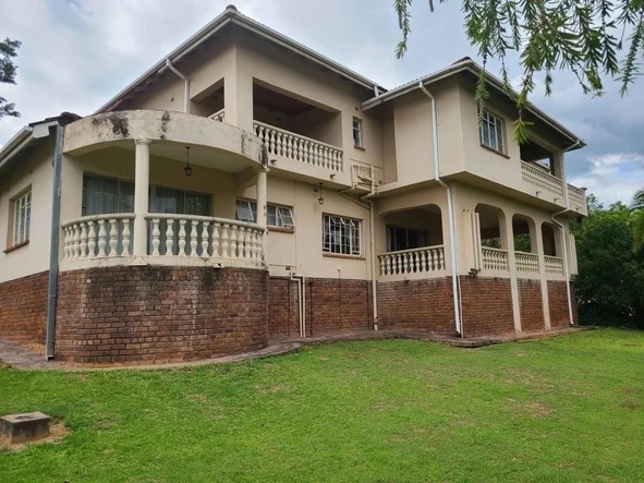 6 Bedroom House