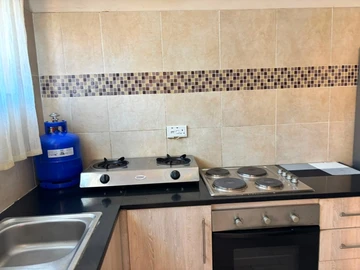 3 Bedroom Flat & Apartment
