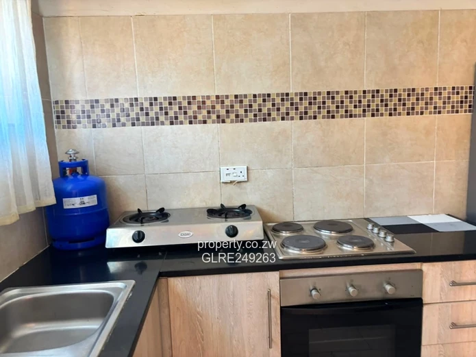 Brick-Faced 3-Bed Flat Bluff Hill - Borehole & Modern Kitchen