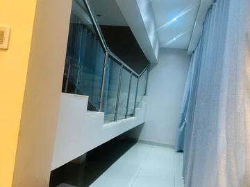6 Bedroom House