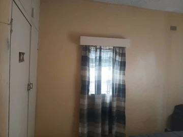 2 Bedroom Flat & Apartment