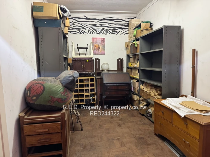 Versatile Retail, Office & Warehouse Facility