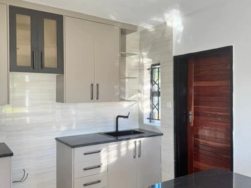 3 Bedroom Flat & Apartment