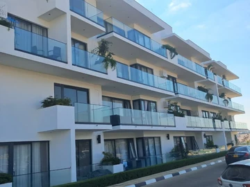 Flat & Apartment