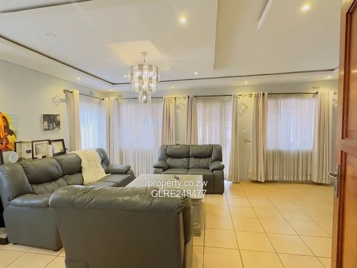 Spacious 4-Bed Walled Home in New Marlborough — Solar & Tank