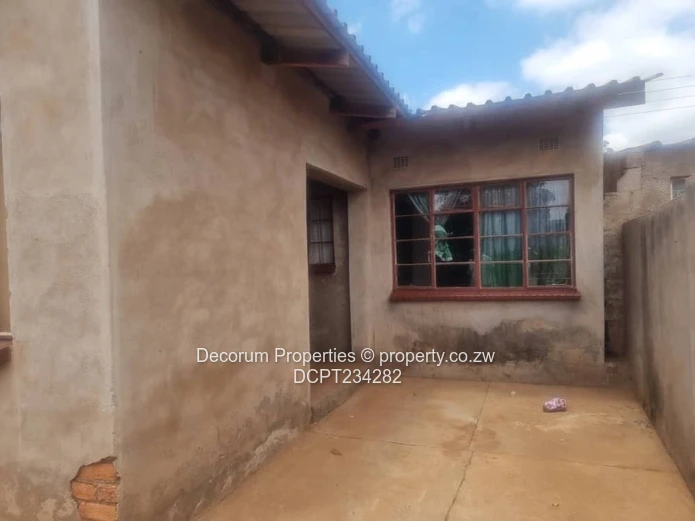 3-Bed  Dzivarasekwa 2 Home for sale.
