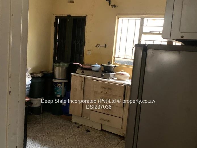 Mufakose house for sale 