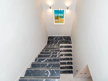 3 Bedroom Flat & Apartment