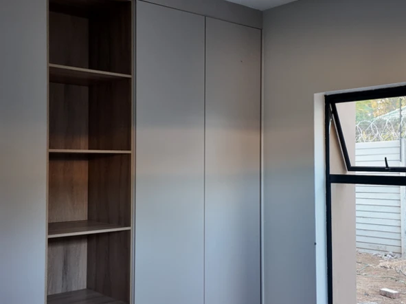 2 Bedroom Flat & Apartment