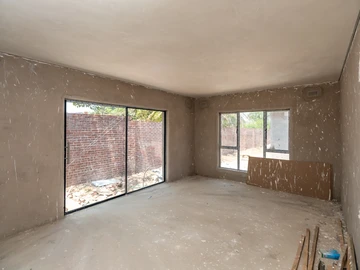 4 Bedroom Flat & Apartment