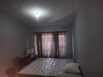 2 Bedroom Flat & Apartment