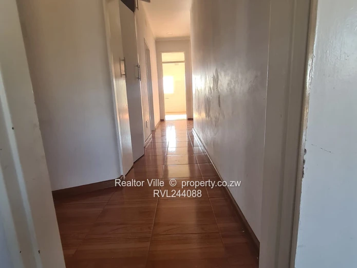 4 Bedroom House for Sale in QueensPark