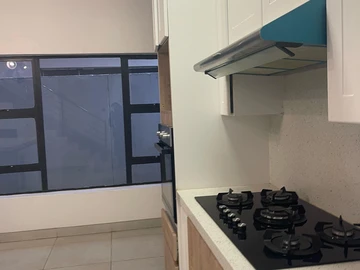 4 Bedroom Flat & Apartment