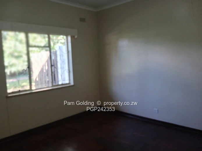 2 Bedroom Garden Flat in Secure Complex (Sole Mandate)