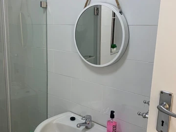 3 Bedroom Flat & Apartment