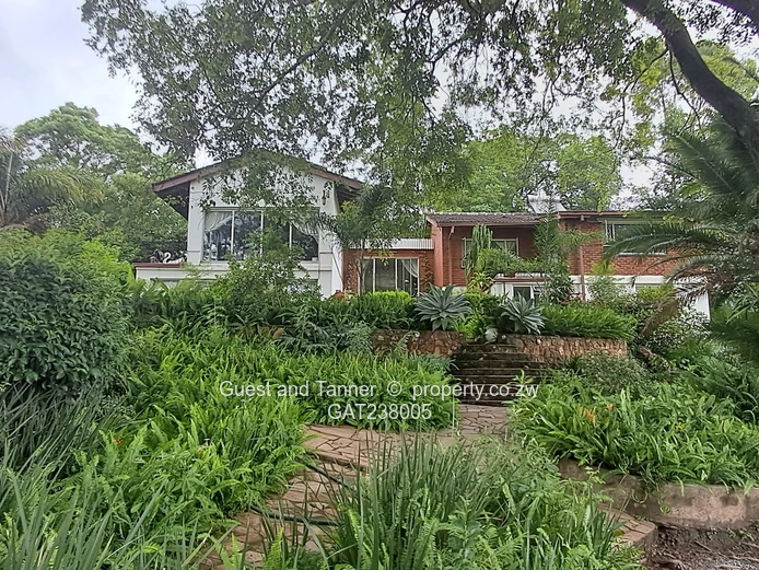 Luxury Glen Lorne House for Sale – 5 Bedrooms, Spa, Solar, Borehole & 7,000 sqm Stand