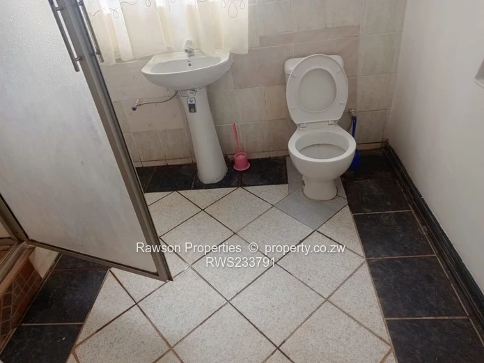 Chinhoyi house for sale