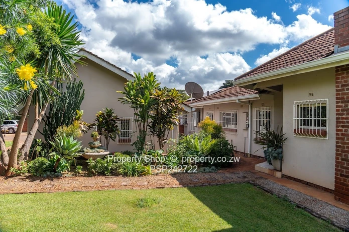 Modern 3 Bedroom Home in Exclusive 6 Unit Complex