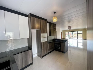 3 Unit Townhouse Complex