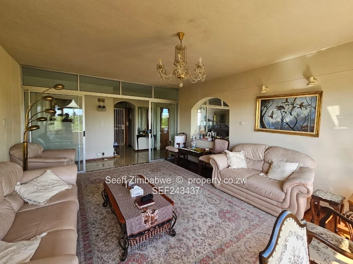 Northwold Sanctuary: Sophisticated 3-Bedroom Living