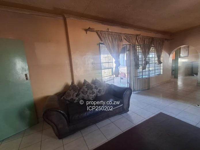 Knowe Norton 5-Bed Home on 2200m² 