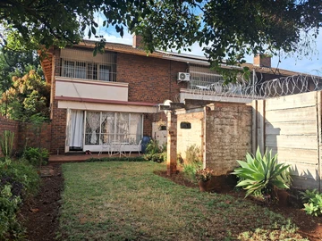 2 Bedroom Flat & Apartment