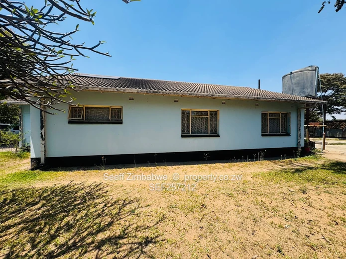 Solid 3-Bedroom Home on 5,423 sqm in Chadcombe (Sole Mandate)