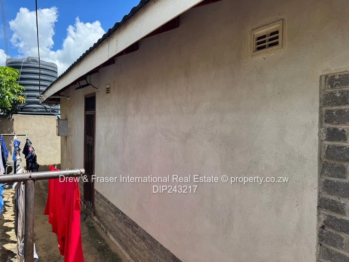 Budiriro Cabs 5 beds house for sale $65k