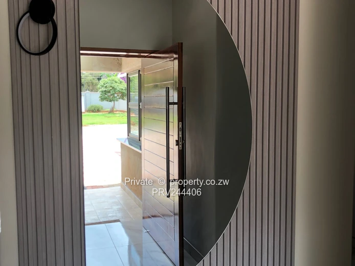 Modern, Furnished Unit in a Secure Complex (Sole Mandate)