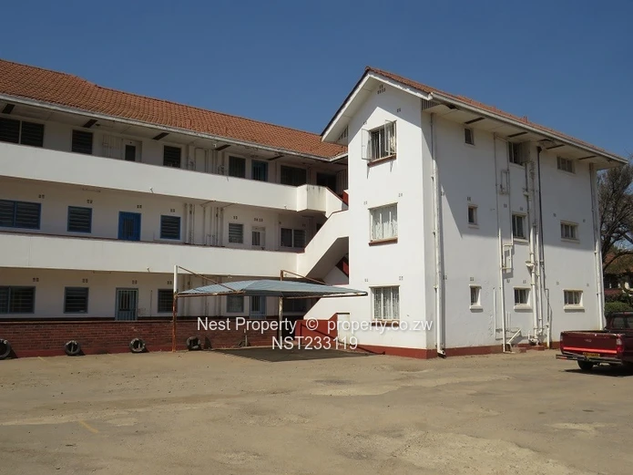 Neat 2 Bedroom Flat -  Avenues! (Sole Mandate)