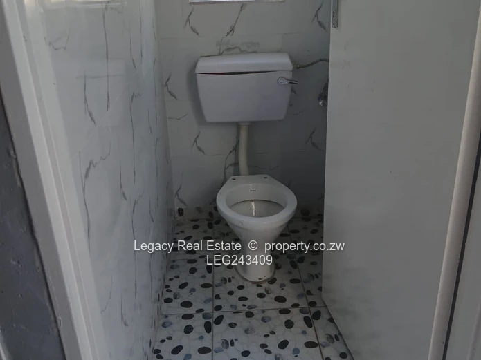 Secure And Neat 2 Bedroom Cottage In Glenview 2