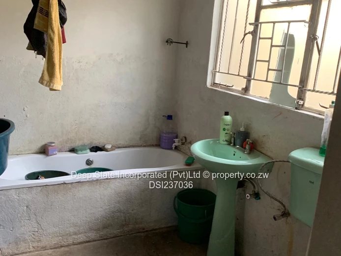 Mufakose house for sale 