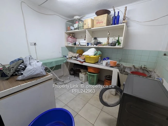 Family Sanctuary On Over An Acre (Sole Mandate)