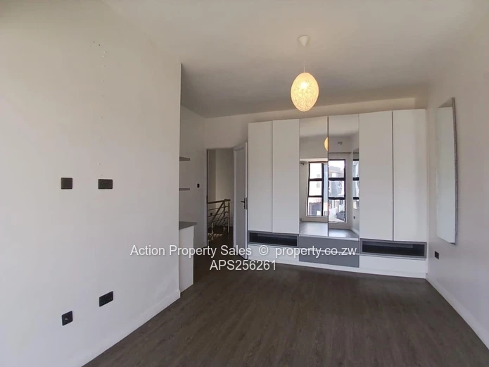 2 Bed Jacobs Park Unit For Sale! 