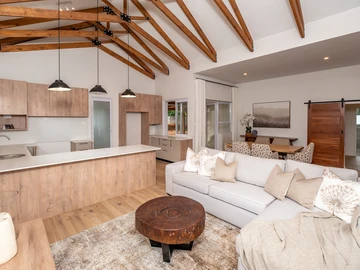 6 Unit Townhouse Complex