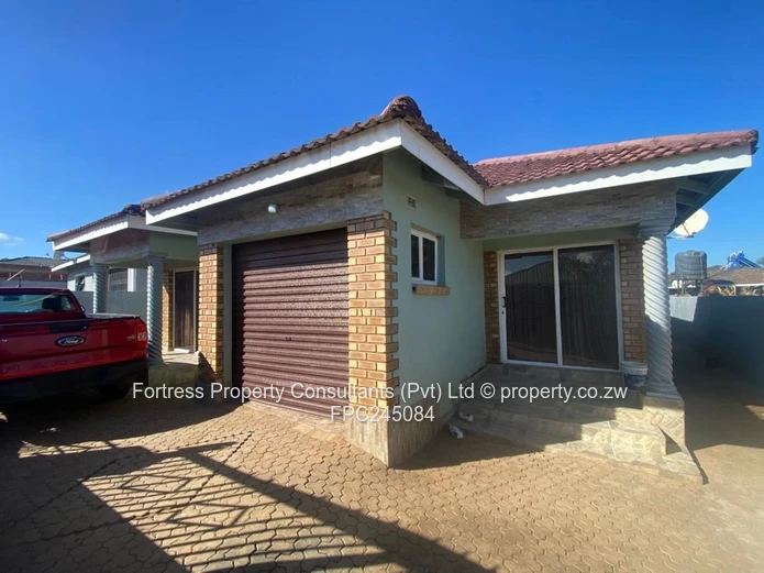 Spacious 5-Bedroom Family Home for Rent – New Marimba Park ?