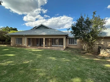 4 Bedroom Flat & Apartment