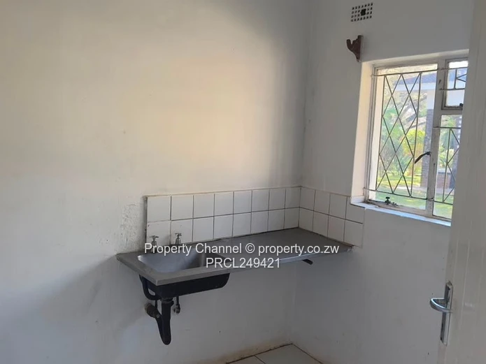  3-Bed Cottage with Solar & Borehole — Helensvale
