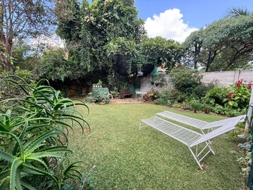 2 Bedroom Flat & Apartment