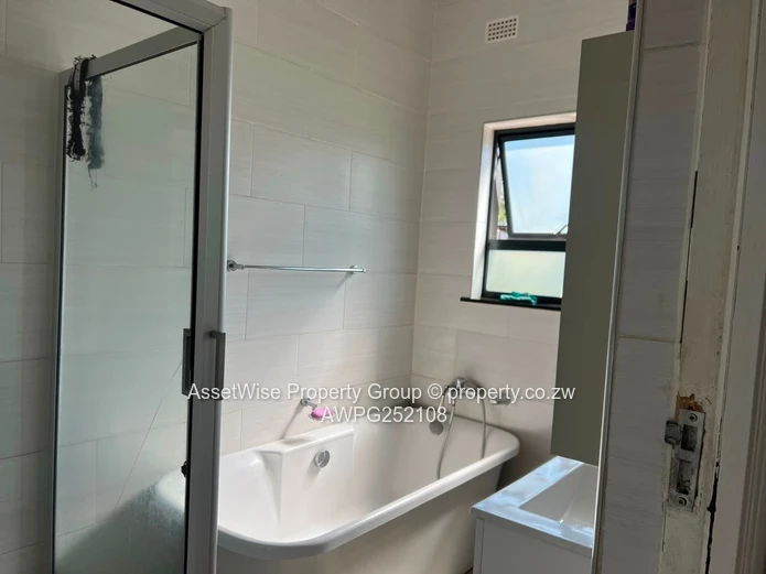 Highlands 6-Bed Modern Home: Pool, Borehole & Garden