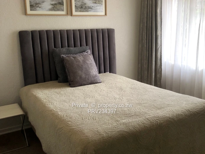 Beautifully Renovated Highlands Townhouse (With Modern Finishings) (Sole Mandate)