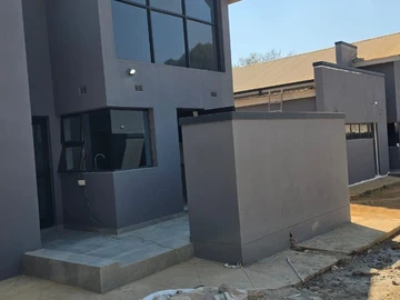 3 Bedroom Flat & Apartment
