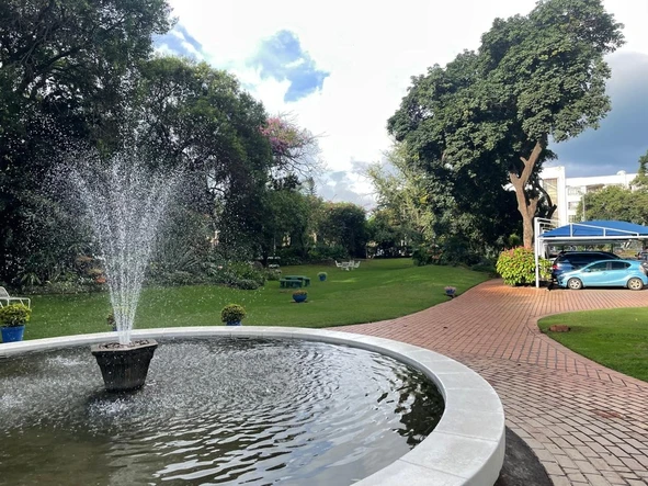 2 Bedroom Flat & Apartment