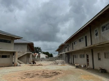 2 Bedroom Flat & Apartment