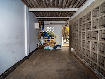 2 Bedroom Flat & Apartment