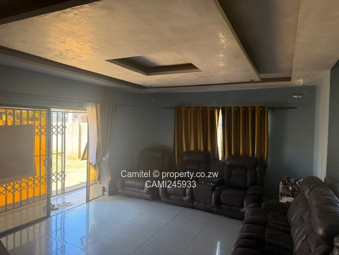 Modern 4BR/3BA Home in Madokero - Borehole & Garage (Sole Mandate)