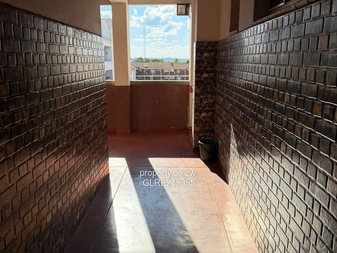 Eastlea 2-Bed Unit - En-suite, Water Tank & Verandah